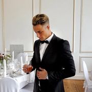 comment.user?.profileImg