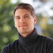 comment.user?.profileImg