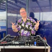 comment.user?.profileImg