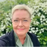 comment.user?.profileImg