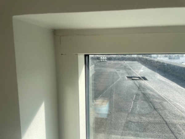 Ophæng af mine rullegardiner i køkkenet