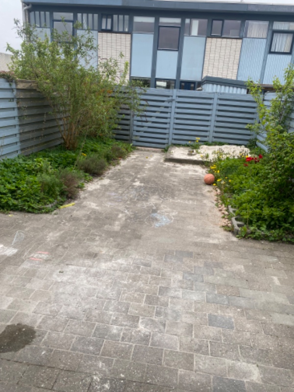 Fjernelse af sand og havearbejde