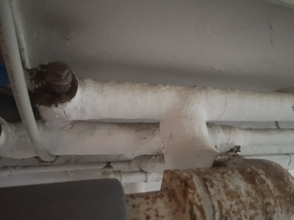 Fjerne asbest på rør i kælder