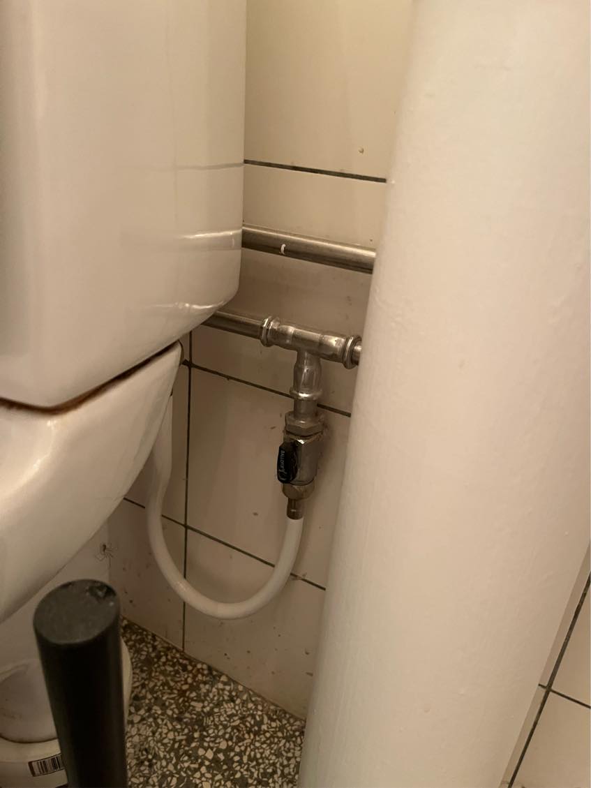 Rengøring af badeværelse