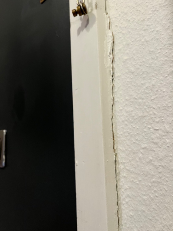 Dørkarm er gået fra