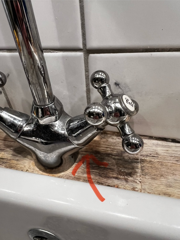 Reparation af blandingsbatterier og toilet