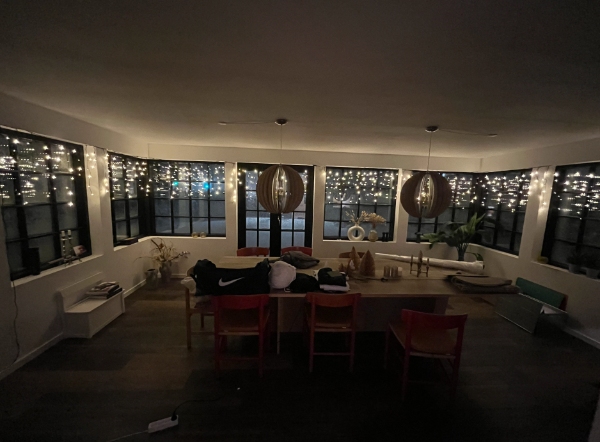 Fugearbejde rundt om vindue, dør, væg