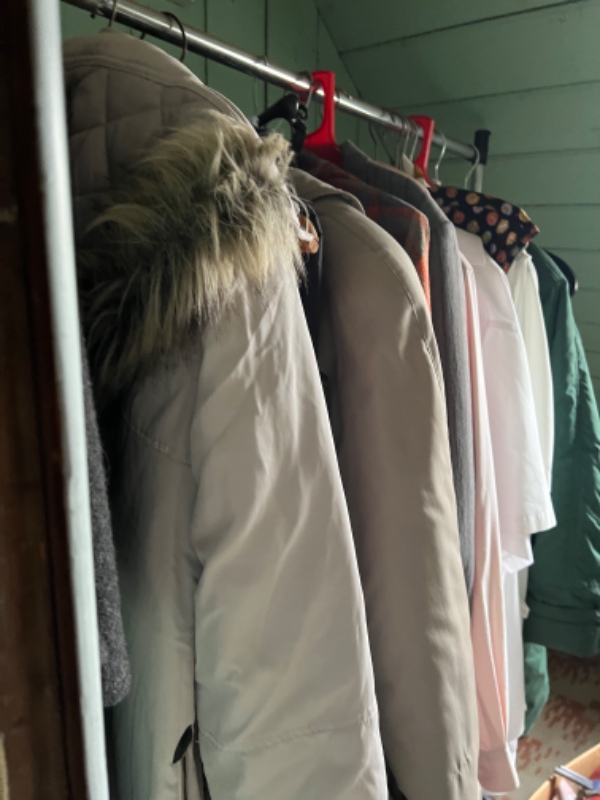 Rydning af loft i gammelt hus i Allinge