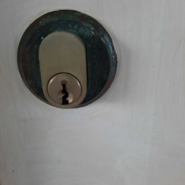 Udskiftet 2 stk cylinderlås i 2 døre