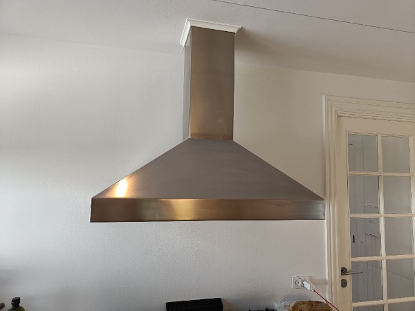 Rengøring af køkkenudsugningsventilator inkl. fedtfiltre