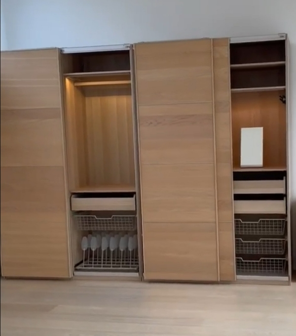 Gardarobeskab skal samles og evt. skæres lidt til