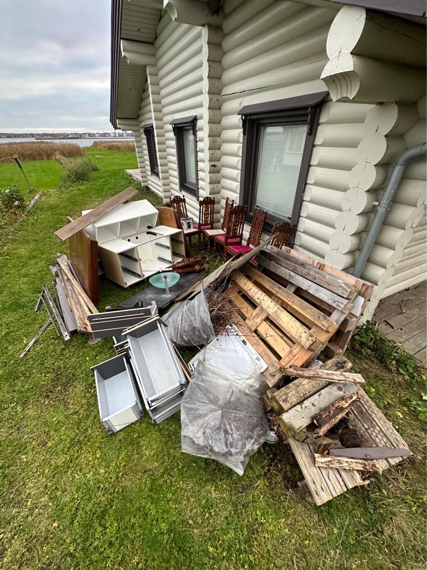 Hjælp med at køre diverse på genbrugsstationen