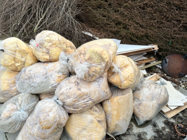 Afhentning af byggeaffald og haveaffald