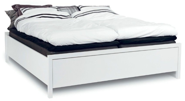 Simpel hvid sengeramme 210x210