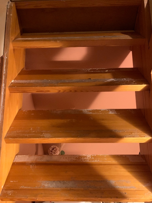 Slibning af trætrappe