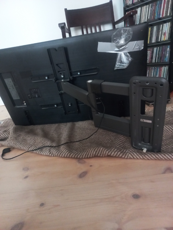 opsætning af lamper og tv  