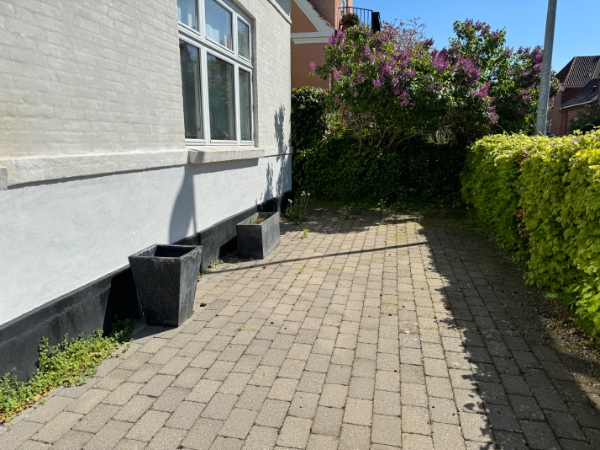 Fjernelse af ukrudt og flisevask