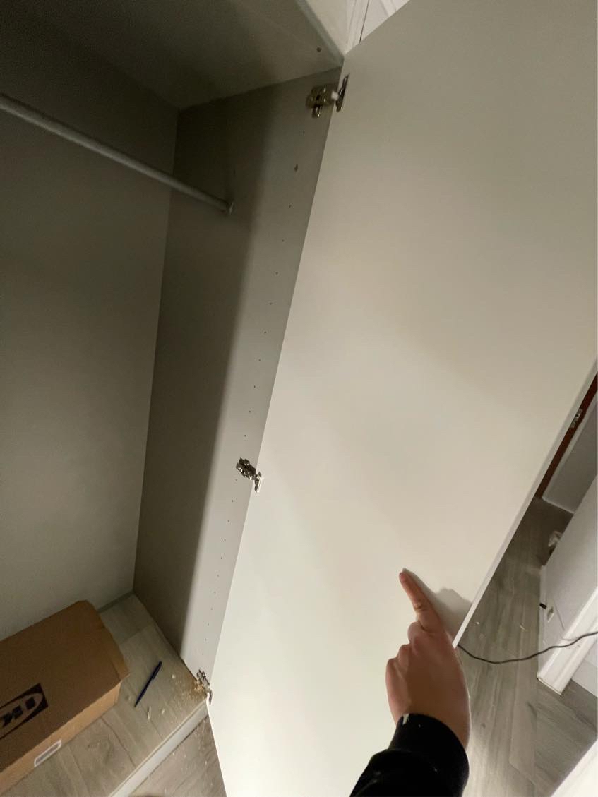 Montering af skabslåg