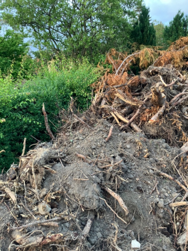 Afhentning af haveaffald med kran