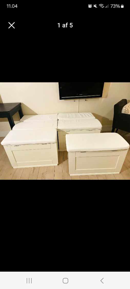 Hjælp til at hente/levere 6 opbevaringsbænke. Fra 1. Sal i københavn til hus i gadeplan i Roskilde. Mål på bænke er: 67,5 cm lang, 28,5 cm bred, 43,5 cm høj