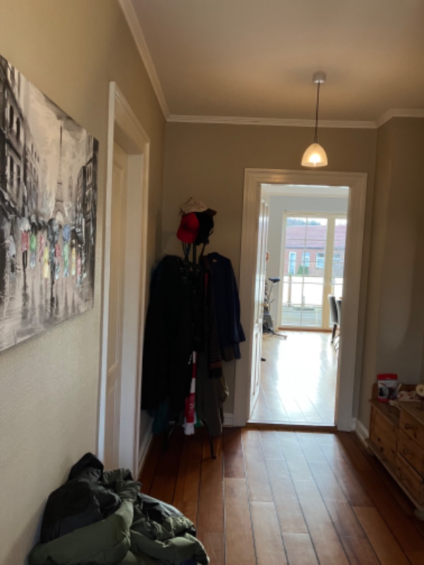 Fjerne og bortskaffe gulvbelægning