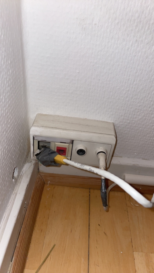 Hjælp til montering af dataudtag