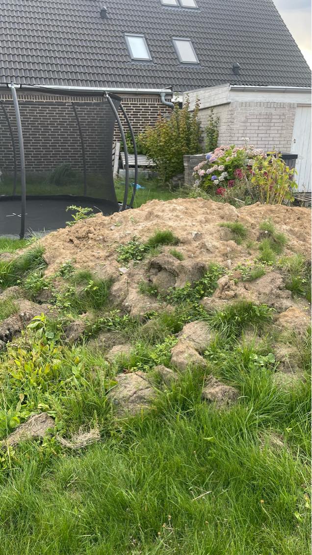 Bortkørsel af jord med egen trailer.