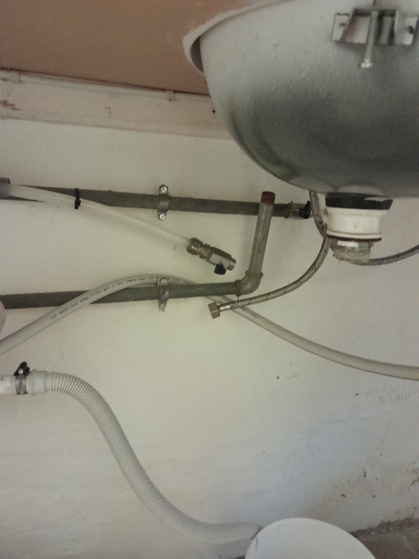 Skruet bordplade løs og  fjernet den