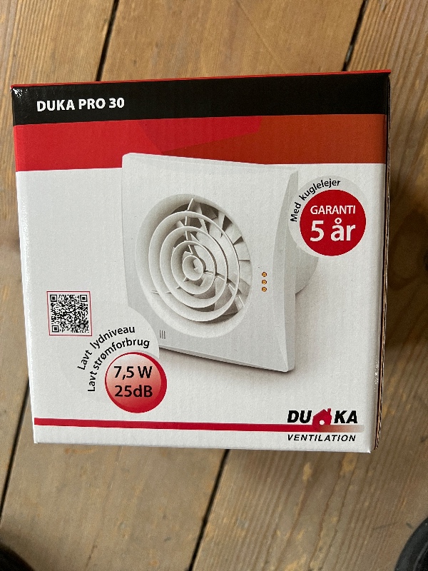 Elektriker til skift a ventilator, opsætning af spot i loft og lampe over vask