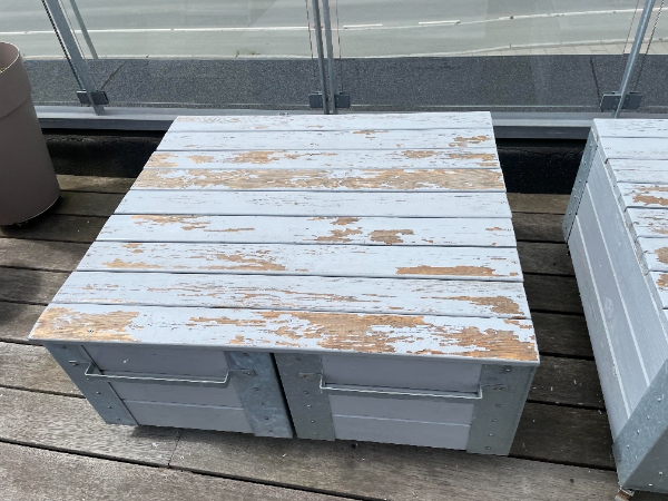 Slibning og maling af kasser