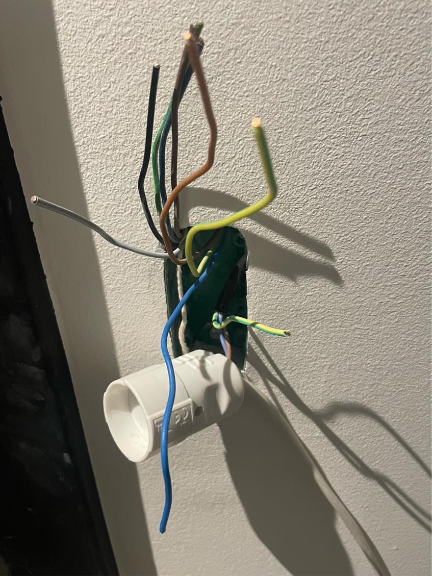 Elektriker til stikkontakter og ventilator