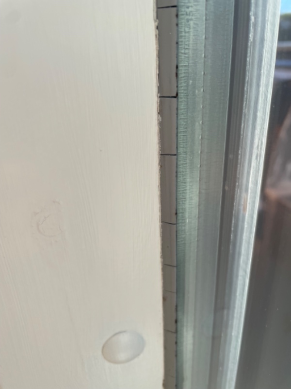 Fuger i vinduer indvendigt 