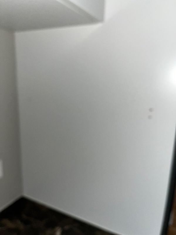 Maling og fiks af huller i vægge