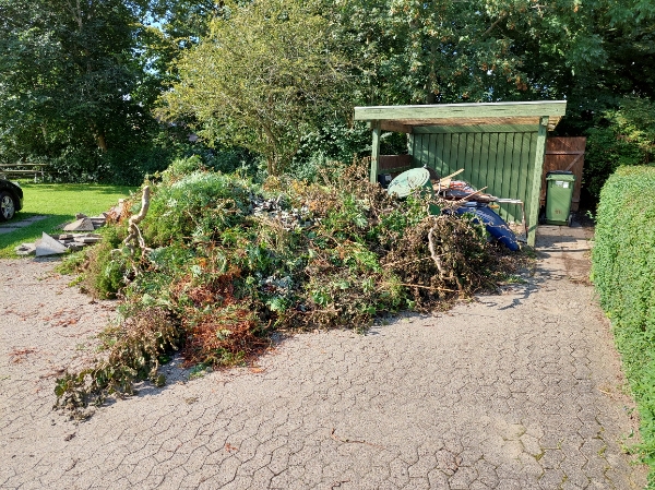 Bortkørsel af haveaffald og fliser