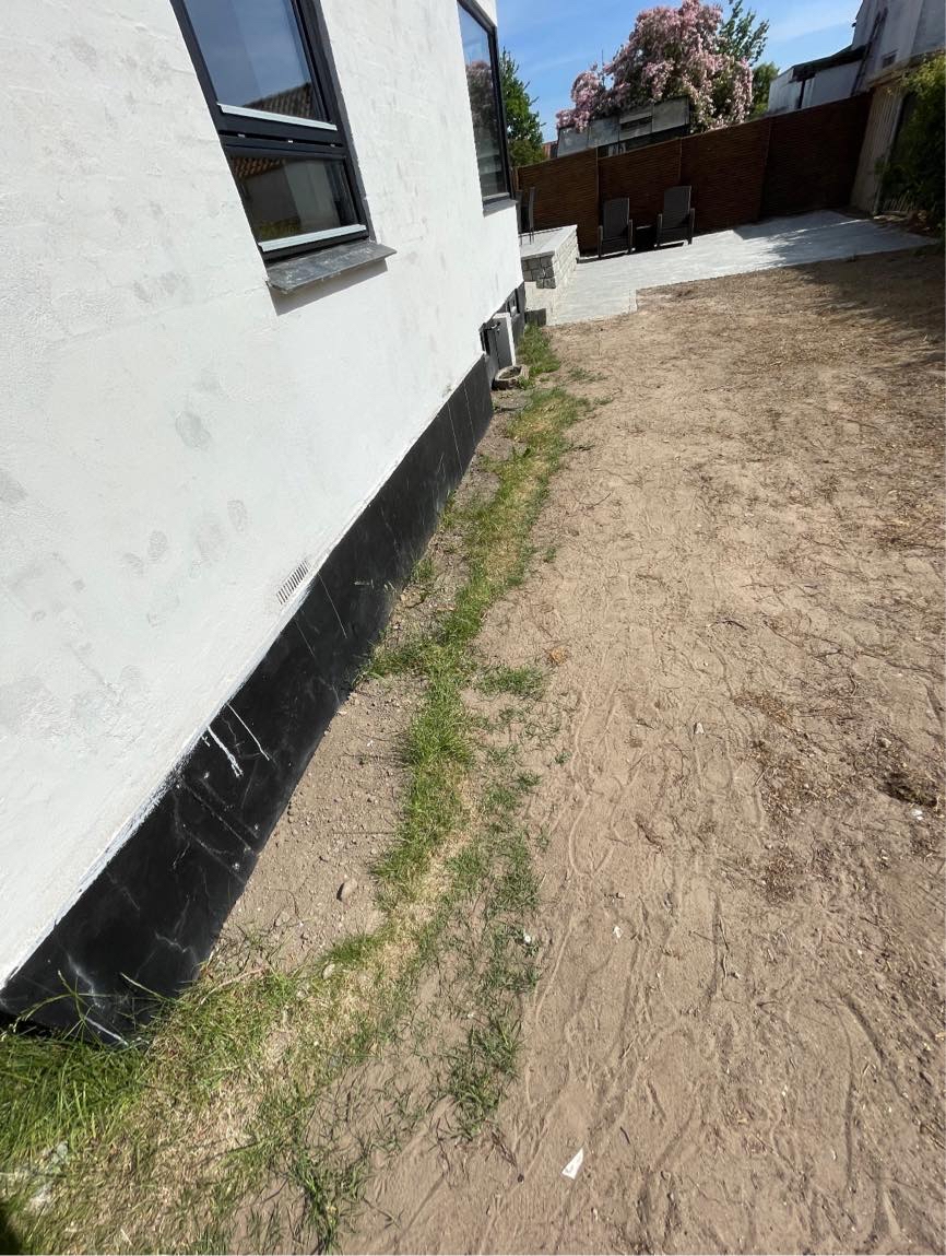 Brolægning - kant rundt om hus