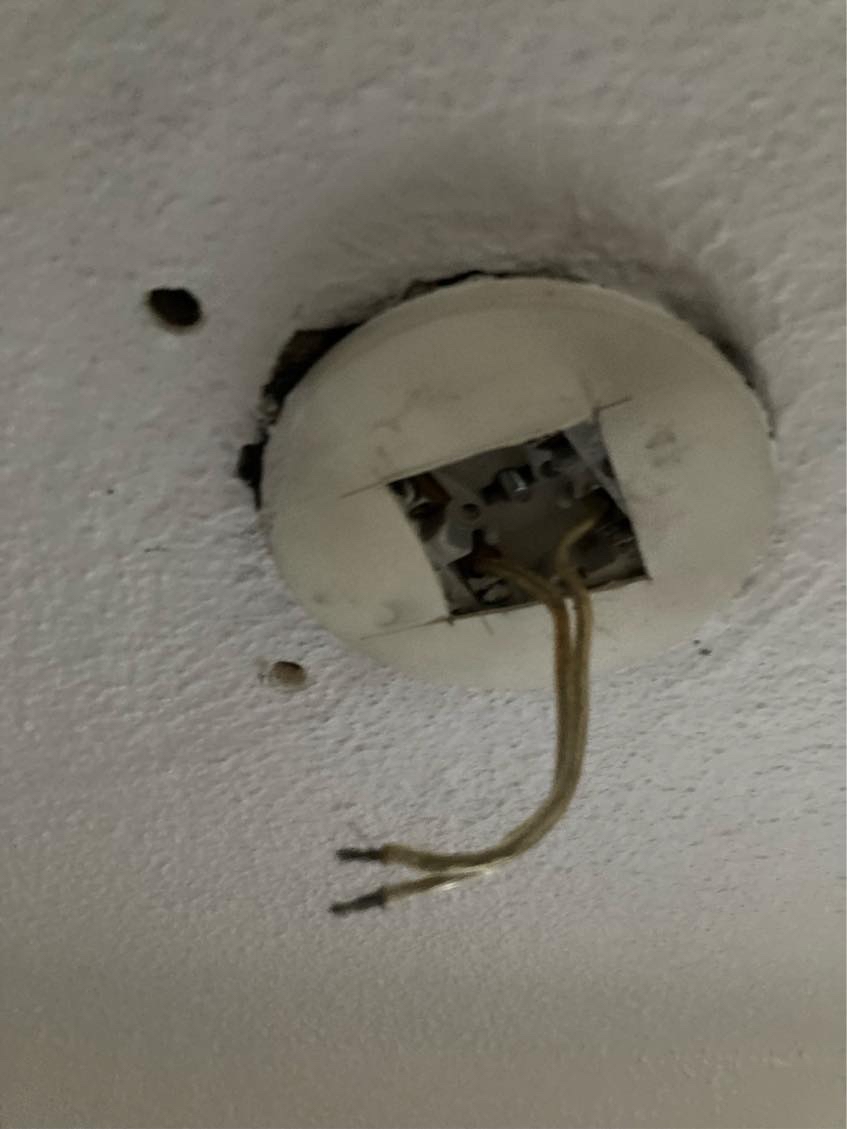 Hænge lampe op i tyndt loft eller hjælp til loftet