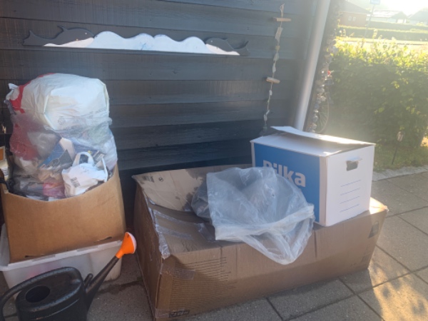 Afhentning af affald efter flytning, papkasser og emballage fra nye møbler, haveaffald etc.