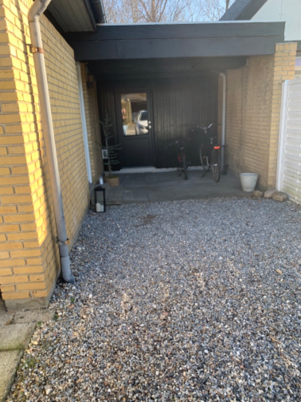 Nye fliser i carport og indkørsel