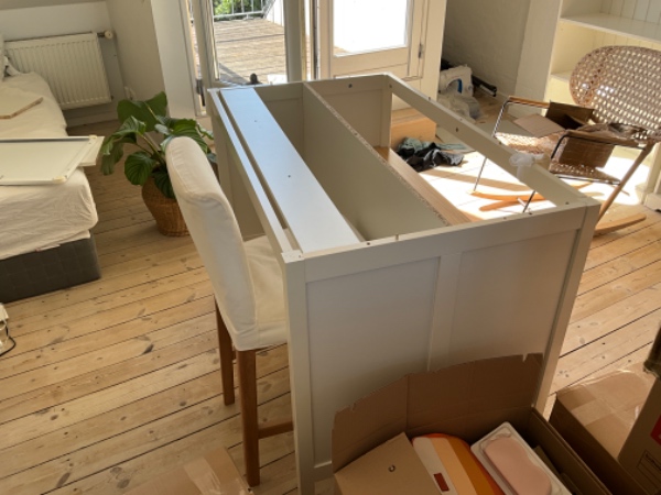 Hjælp til at skille IKEA møbler ad