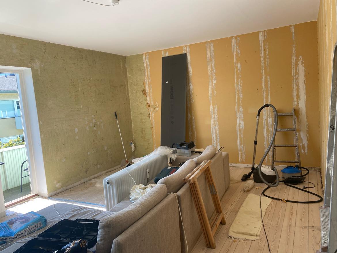 Fuldspartlig og maling af stue