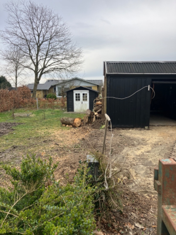 Opsætning af sort plankeværk