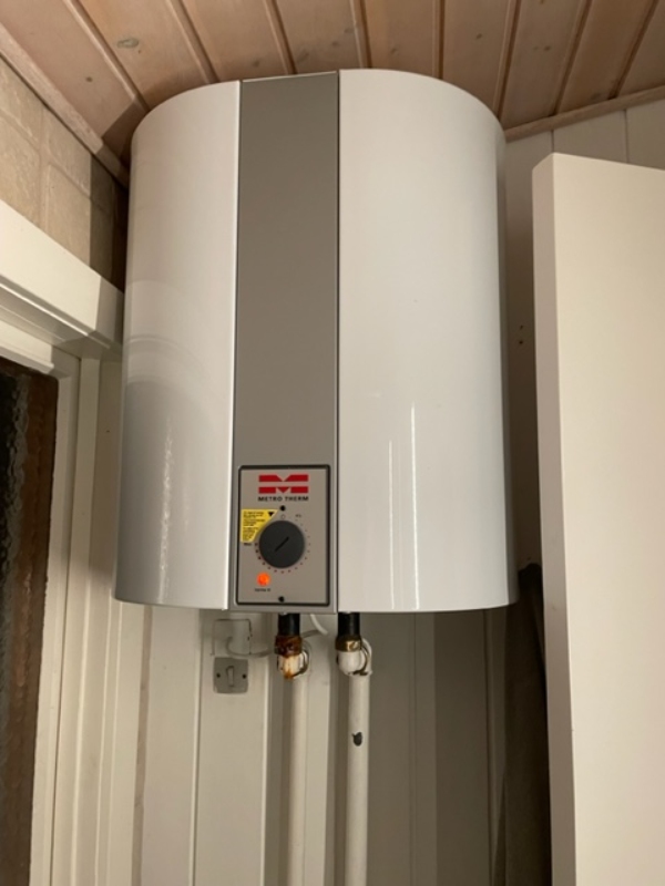 Lille Badeværelse - Udskiftning af klinker og lægning af gulvvarme