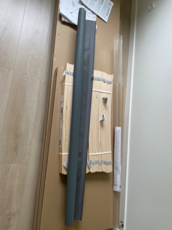 Vægmontering af et 1,40 rullegardin