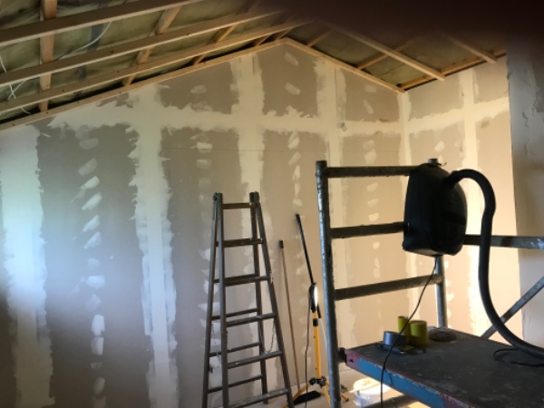 Spartling og slibning af gips