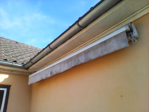 Nedtagning af markise som er på væg