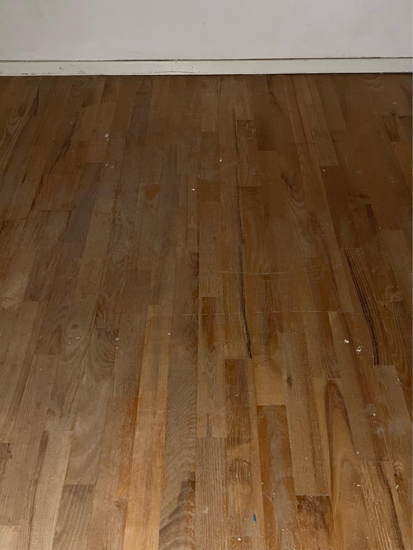 Slebet og lakeret parketgulv