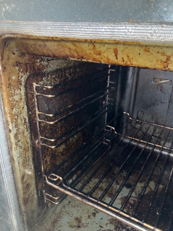 Rengøring af ovn i forbindelse med flytning