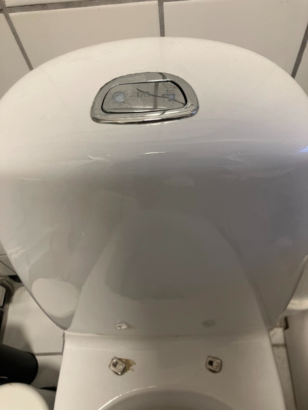 Udskiftning af toiletbræt