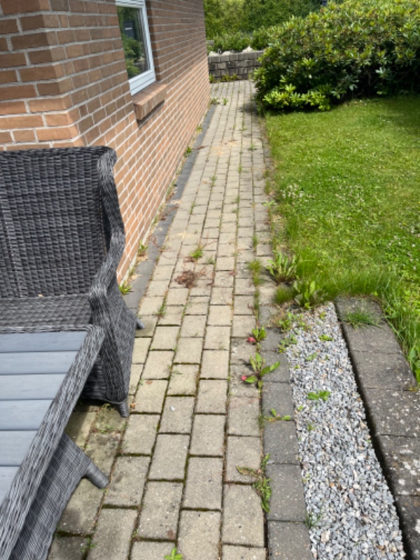 Ukrudtsfjerning og kantstikning