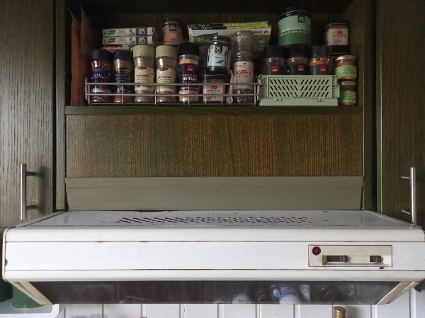 Udskift gammel emhætte med ny.